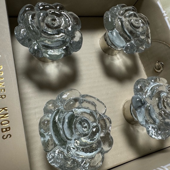 SET OF 4 DECORATIVE HANDCRAFTED IN INDIA GLASS DRAWER KNOBS - Picture 7 of 17